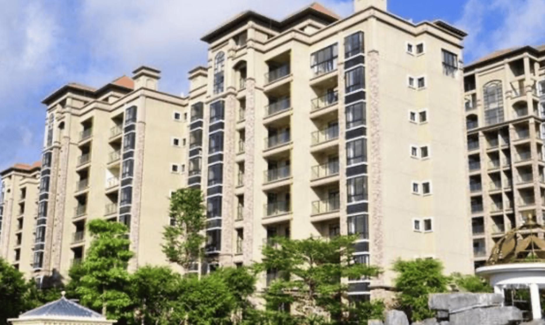 China's Housing Market in Free Fall as Buyers Wait for Lower Prices