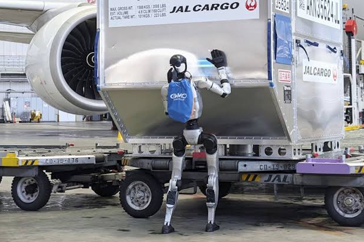 China's Humanoid Robots Find Real Work in Aging Asia's Logistics