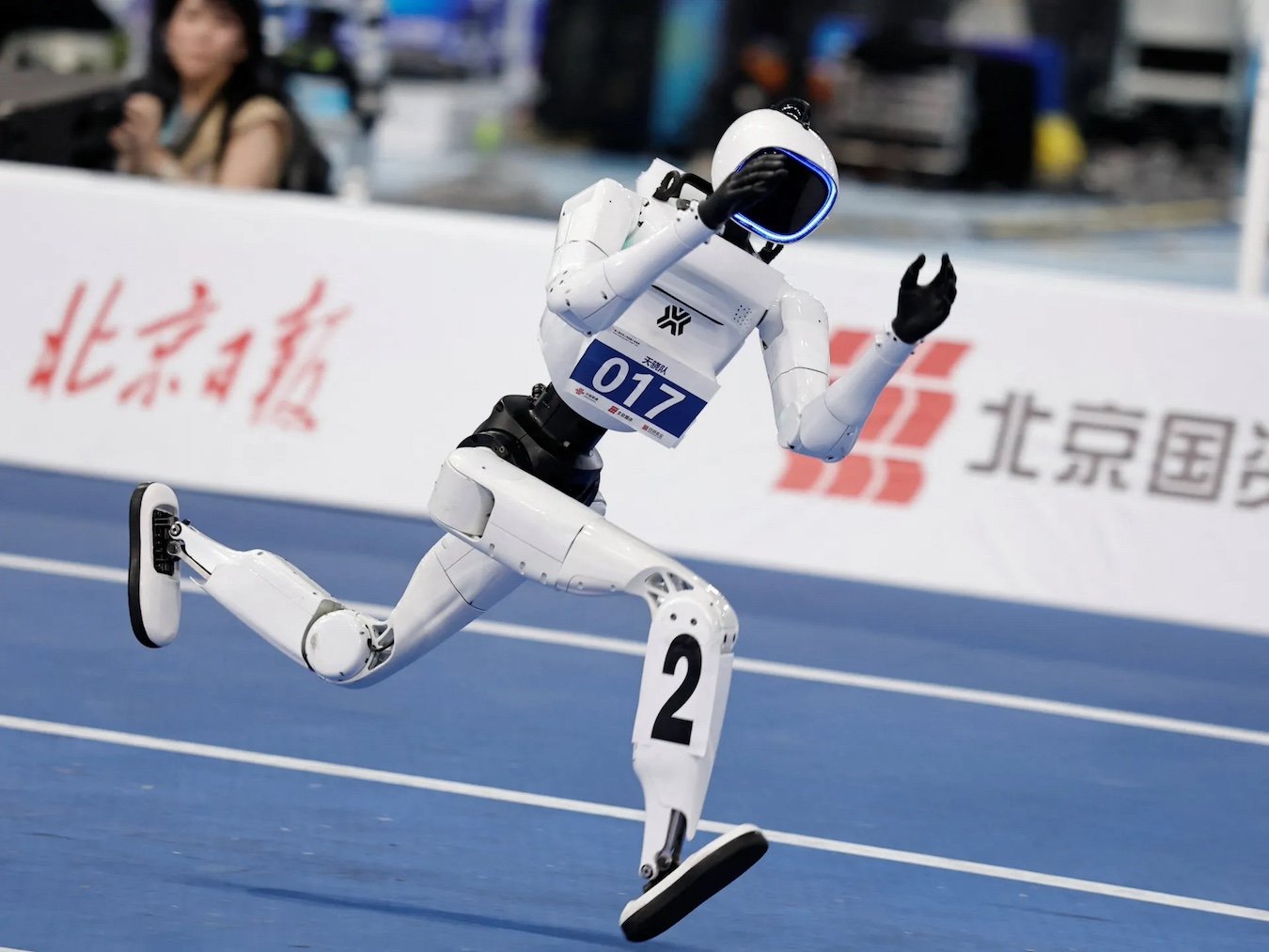 China's record-setting robot sprint ends in a crash