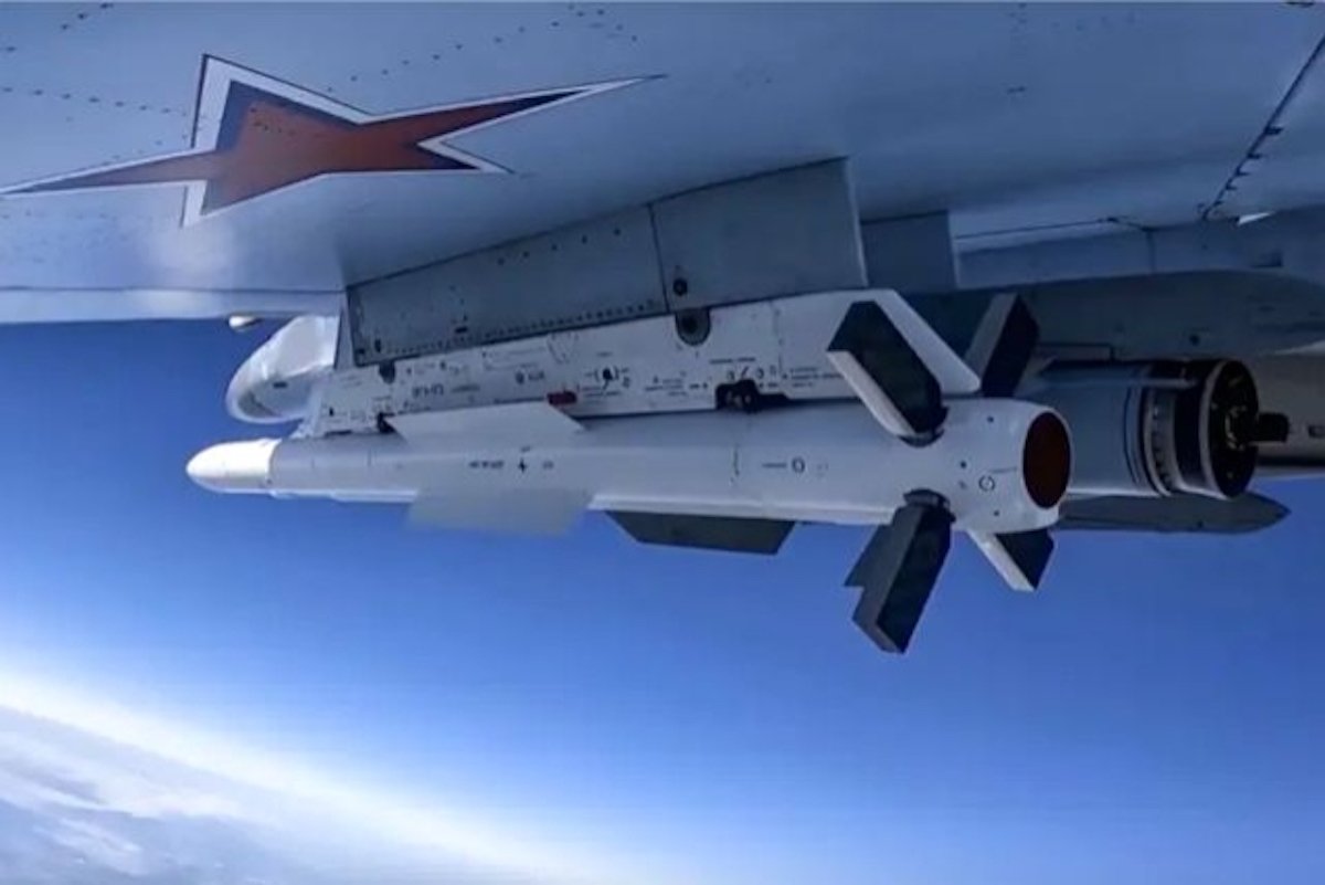 India Buys Russian R-37M Missiles to Counter Pakistan's China-Backed Air Power