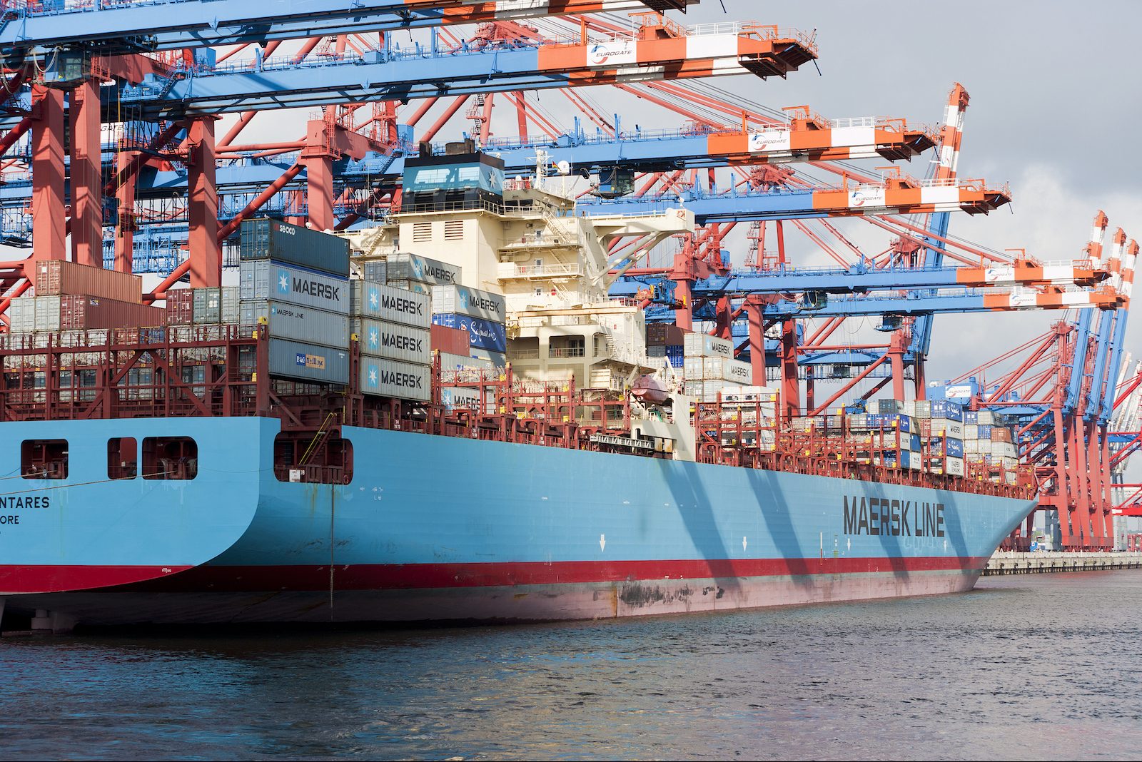 Iran Conflict Exacerbates China's Export Slowdown, Strains Regional Economies