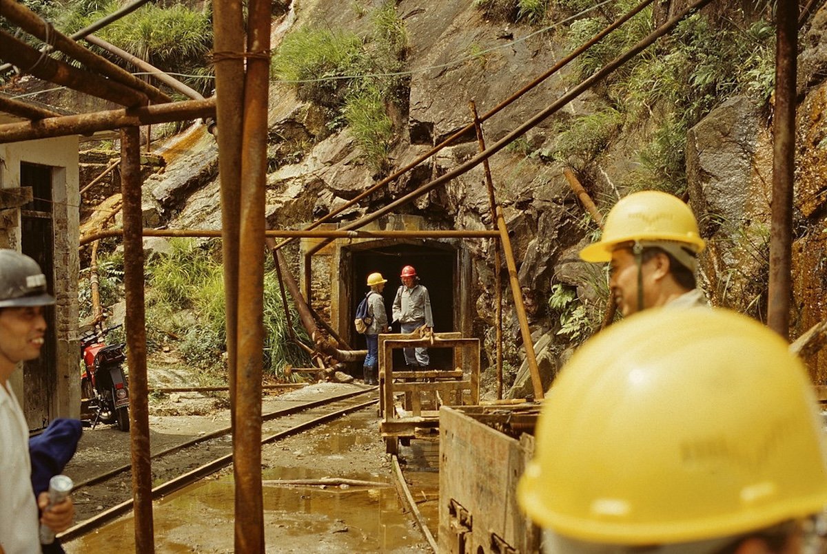 Iran Conflict Strains Global Tungsten Supply, Exposing China's Dominance
