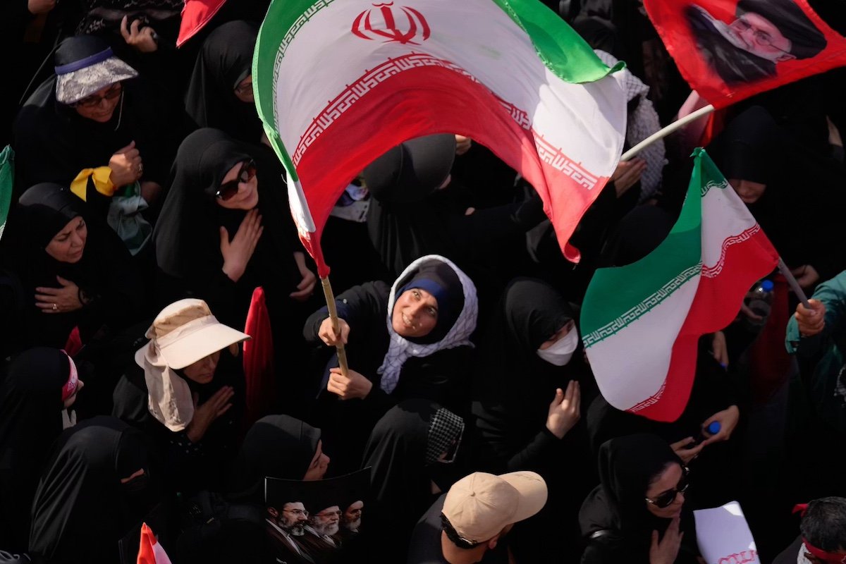 Iran Drags US Into Protracted Conflict Over Strait of Hormuz, Defying Trump's Wishes