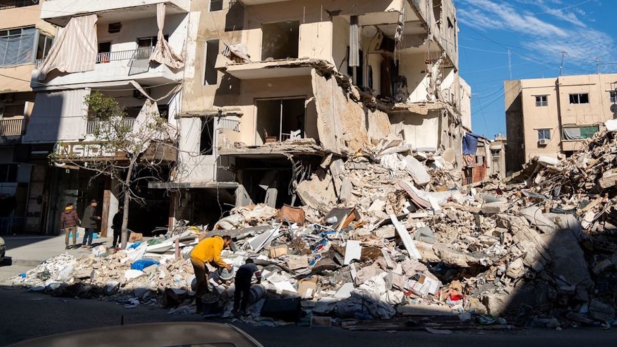Israel-Lebanon Ceasefire: Fragile Truce Masks Ongoing Conflict and Hormuz Tensions
