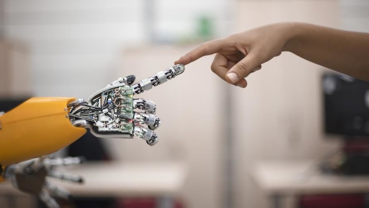 Japan's Care Robot Ambitions Still Fall Short of Human Touch