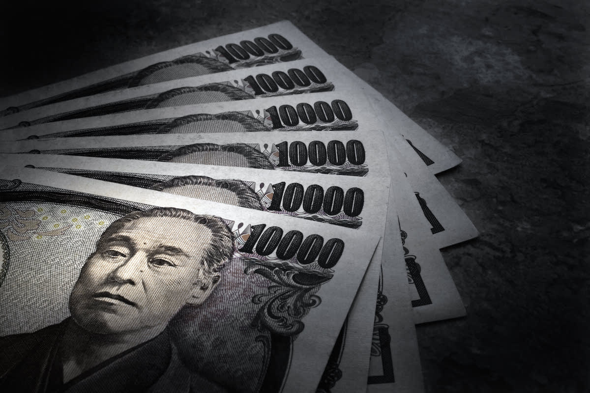 Japanese Yen Nears 160 to Dollar, Traders Eye Historic 200 Level