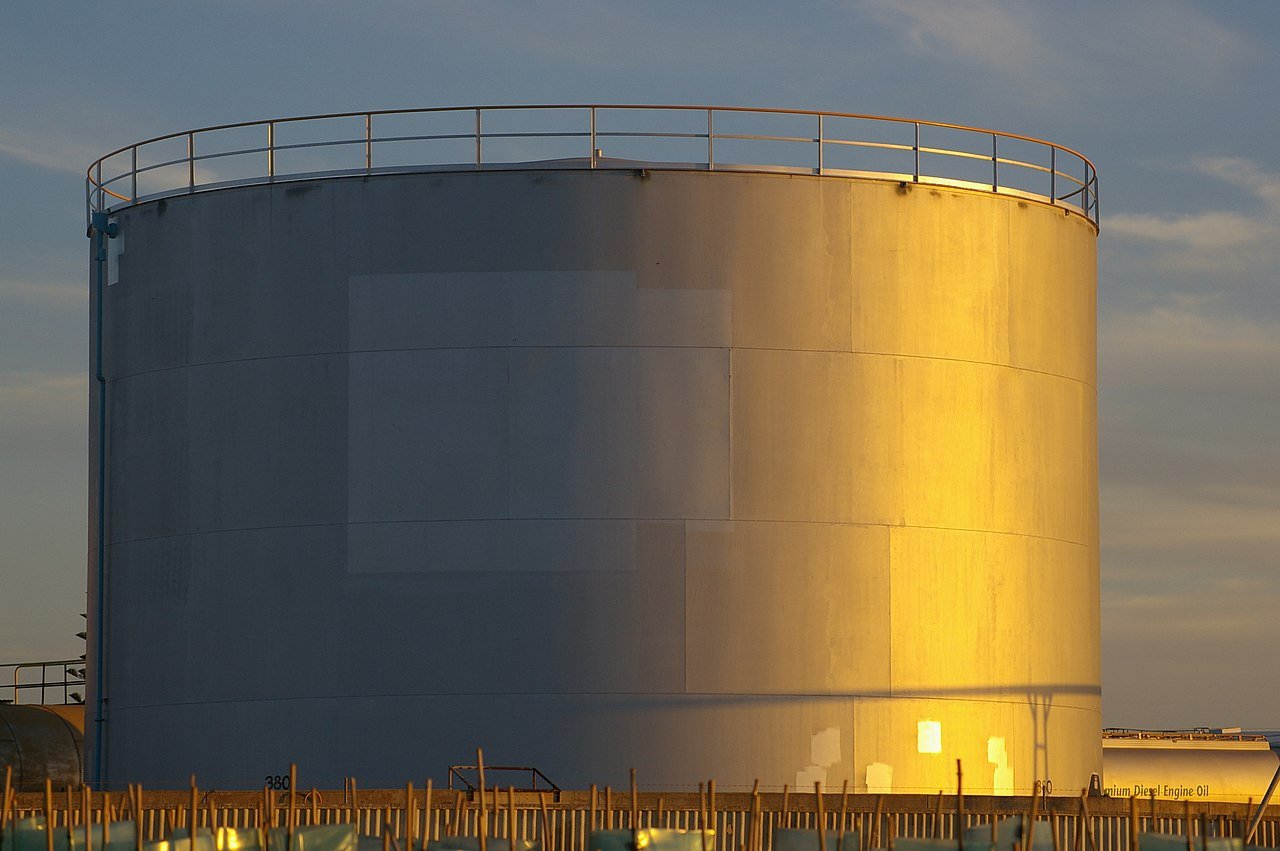 Massive $920 Million Oil Short Bet Raises Insider Trading Questions Ahead of Iran Peace Report