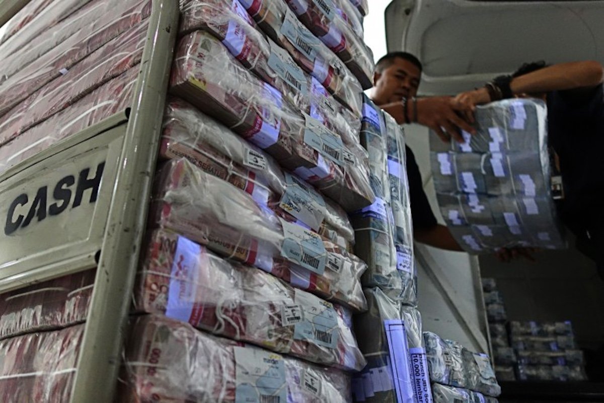 Rupiah's Plunge Pushes Indonesia's Manufacturers to the Brink